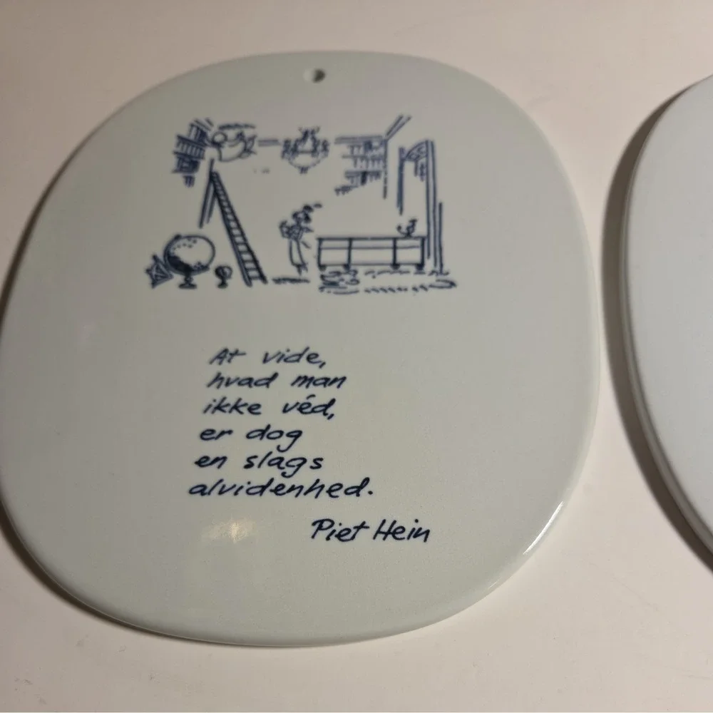 Set/2 VTG Royal Copenhagen Denmark Fajance 1941 Piet Hein Poem Plaques (Danish)